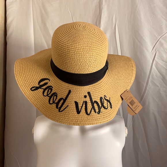 C.C. Brand floppy beach hat - Picture 5 of 5